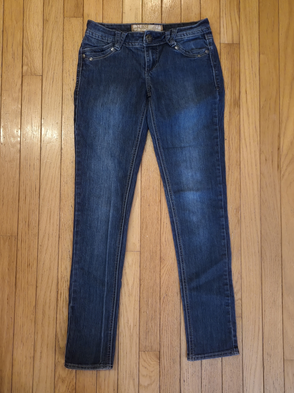​Nissi Jeans Dark Wash Low Rise Skinny Jeans Embellished Pockets Size 3